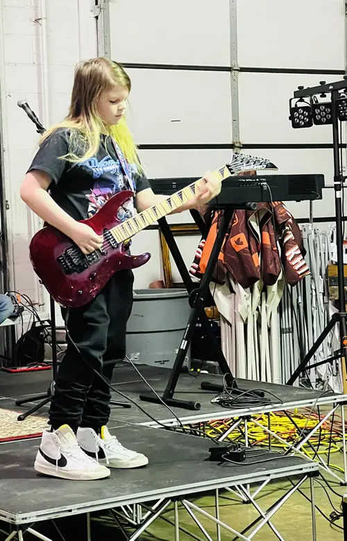 Student at the guitar